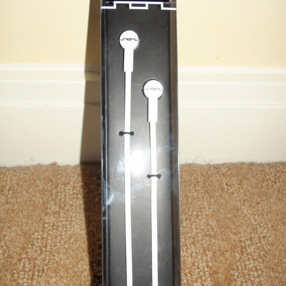 Sol Republic Jax Earset in Paper White - Picture 4 of 5